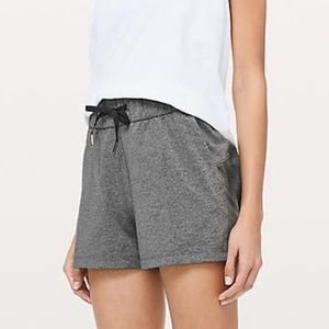 Lululemon On The Fly Short  2.5" Heathered Black